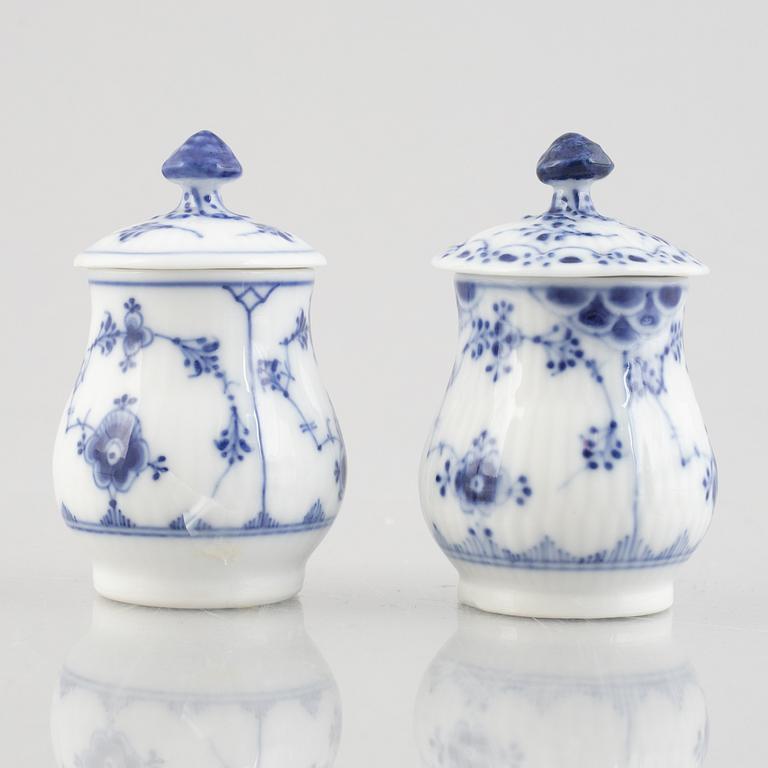 Two 'Blue Fluted' / 'Musselmalet rifflet' porcelain mustard pots, Royal Copenhagen, model 358 and 715, 1898-1923.