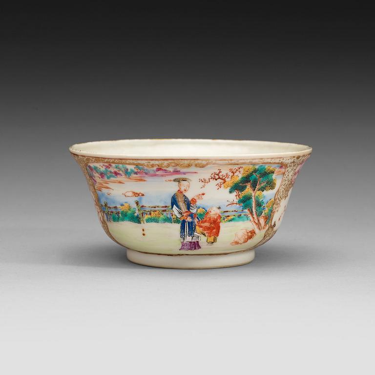 A famille rose figure scen bowl, Qing dynasty Qianlong (1736-95).