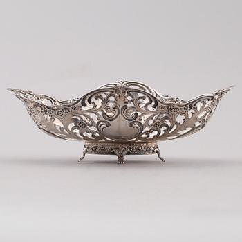 SKÅL, silver (835), rokokostil, 1900-talets första hälft. Vikt ca  240 gram.