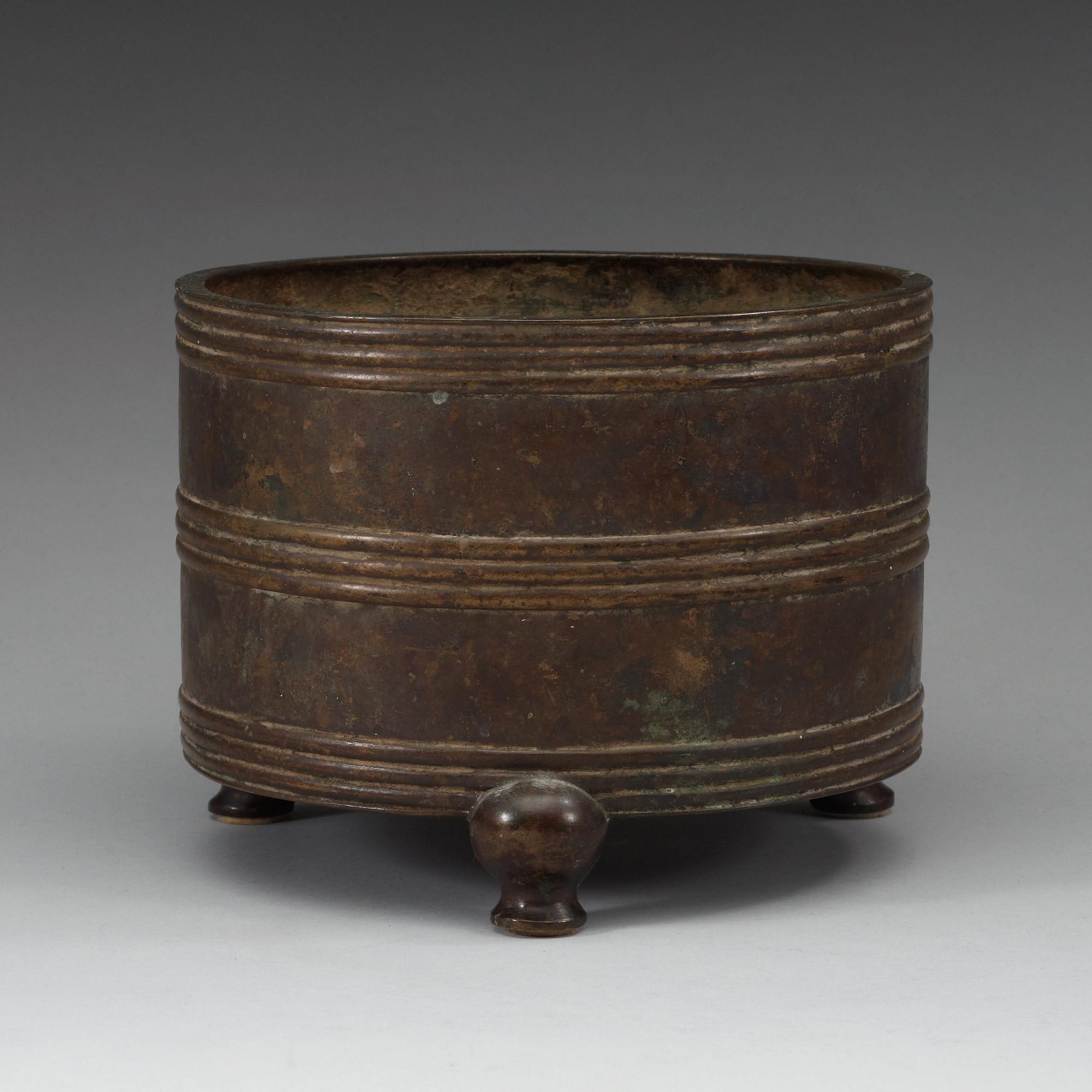 RÖKELSEKAR, brons. Ming dynastin (1368-1644), med Xuande sex karaktärers märke.