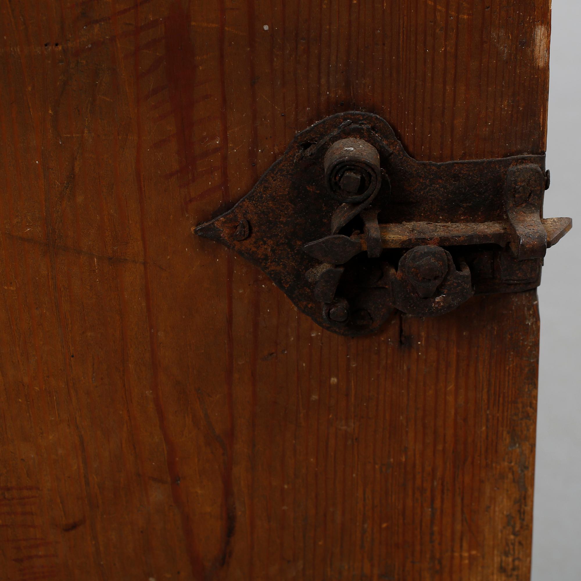 HÄNGSKÅP, sent 1700/ tidigt 1800-tal.