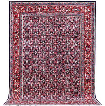 A carpet, Mahal, c. 353 x 261 cm.