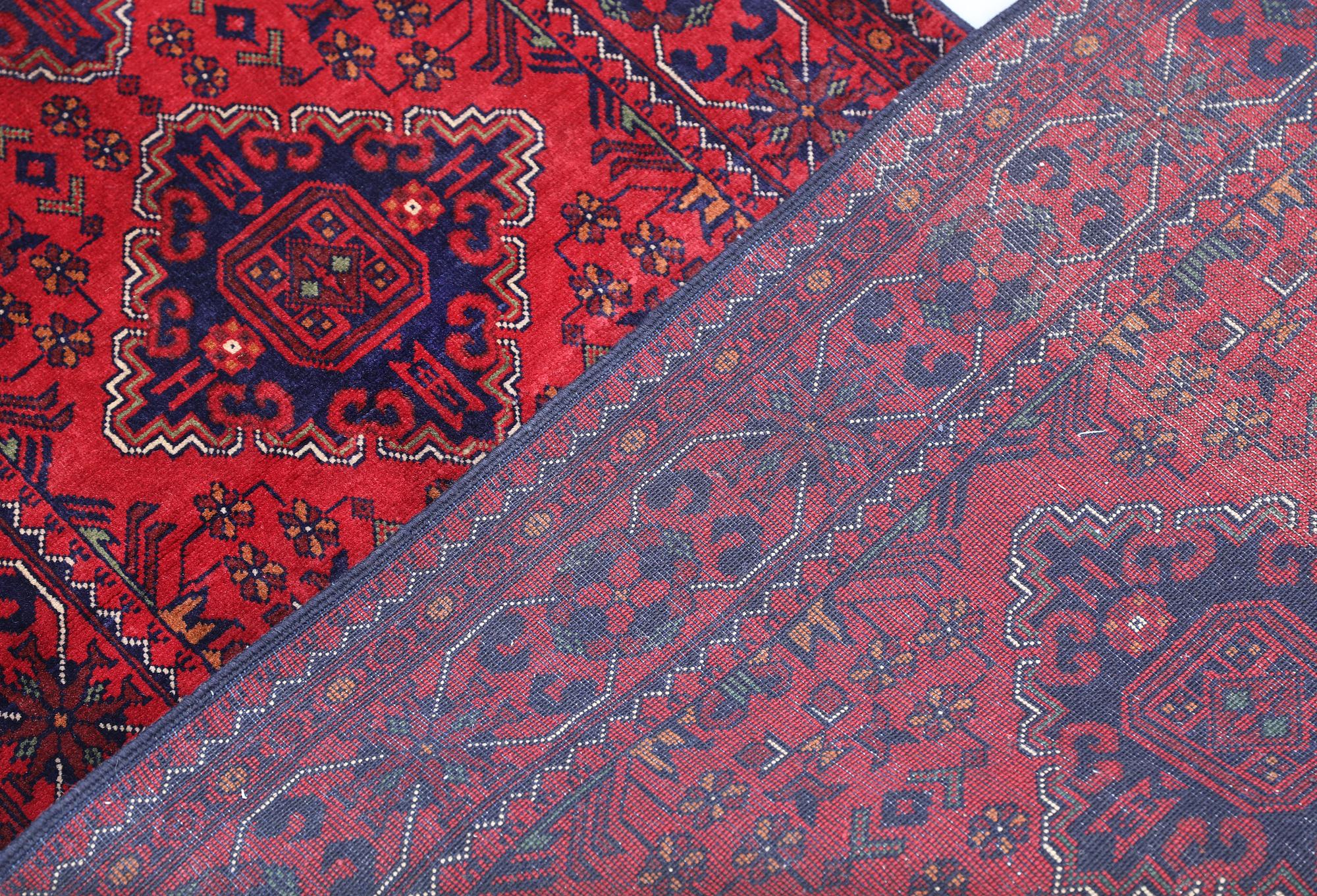 Gallerimatta, Afghan, ca 388 x 78 cm.