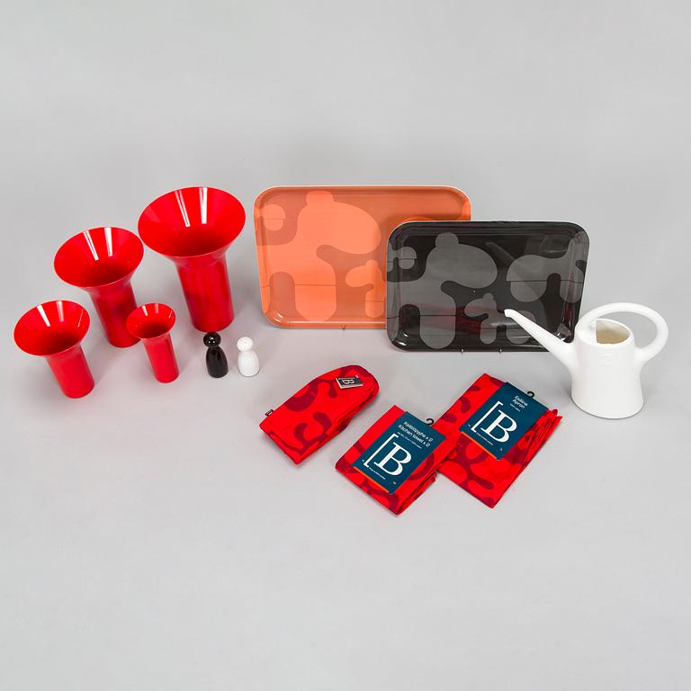 Eero Aarnio, erä kodintuotteita, 13 kpl, eri valmistajia.