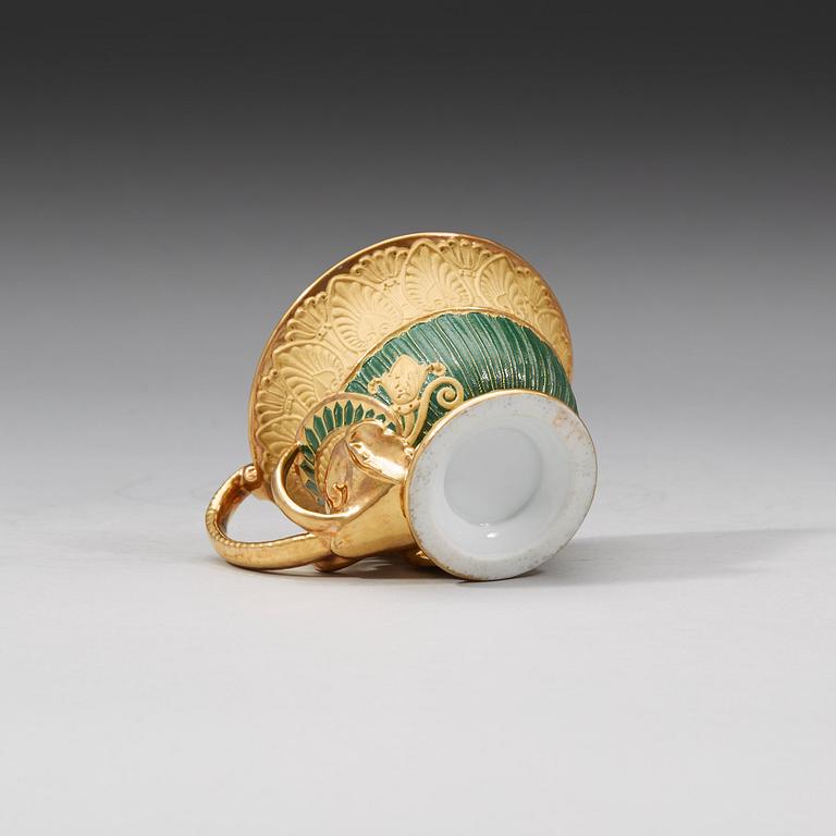 KOPP med FAT, porslin. Ryssland, Empire, 1800-talets första hälft.