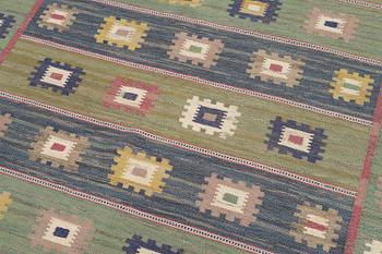 Märta Måås-Fjetterström, matta, "Grön äng", rölakan, ca 305 x 200 cm, signerad AB MMF.