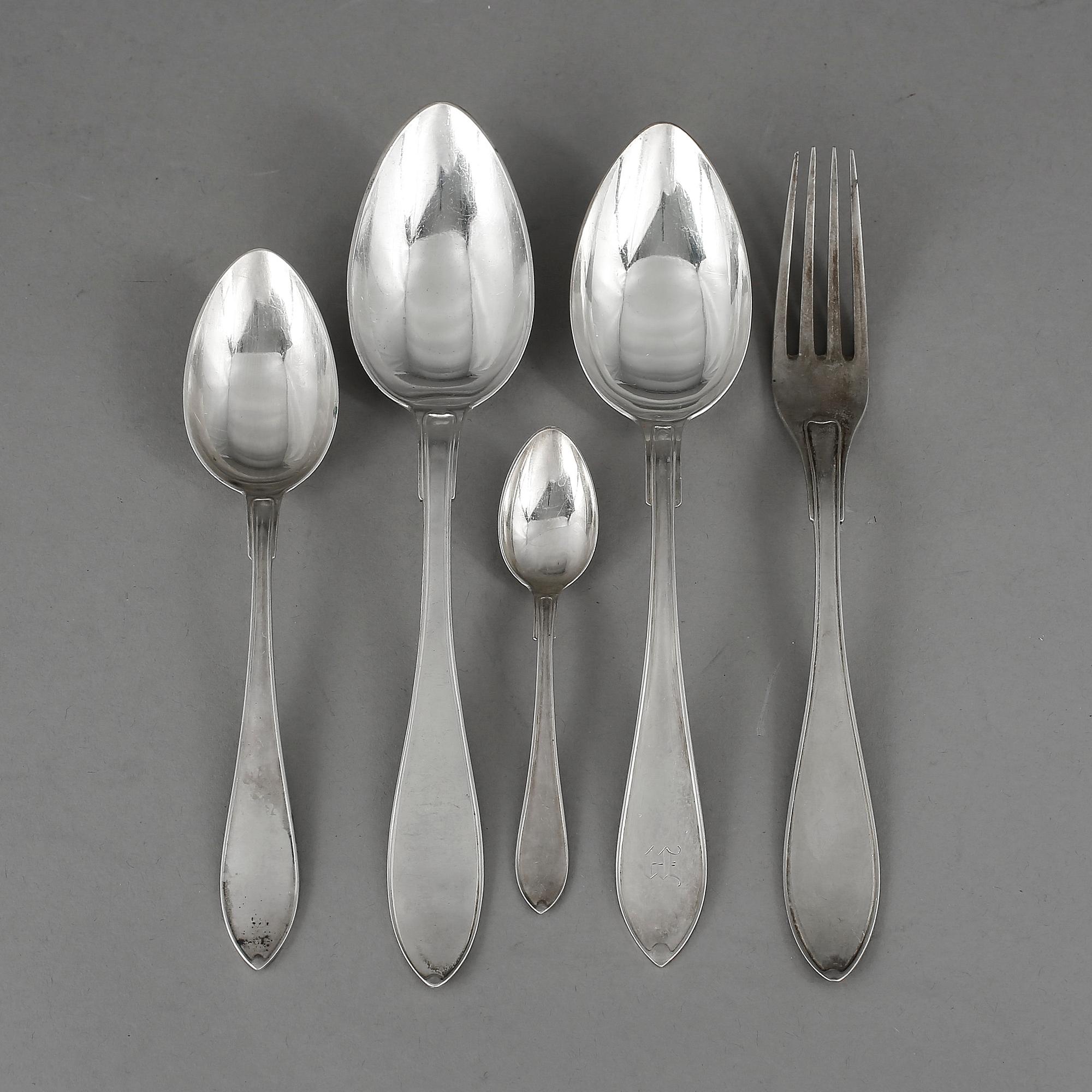 SERVISDELAR, 21 stycken, silver, "Svensk spets", bla GAB, Stockholm, 1932. Vikt ca 106g.