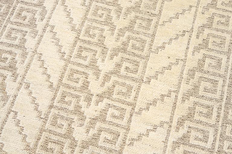 Märta Måås-Fjetterström, matta, "Vita spetsporten", flossa, signerad AB MMF, ca 220 x 136 cm.