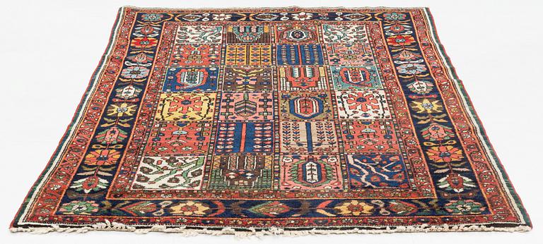 Matta, semiantik Bakthiari, ca 200 x 160 cm.