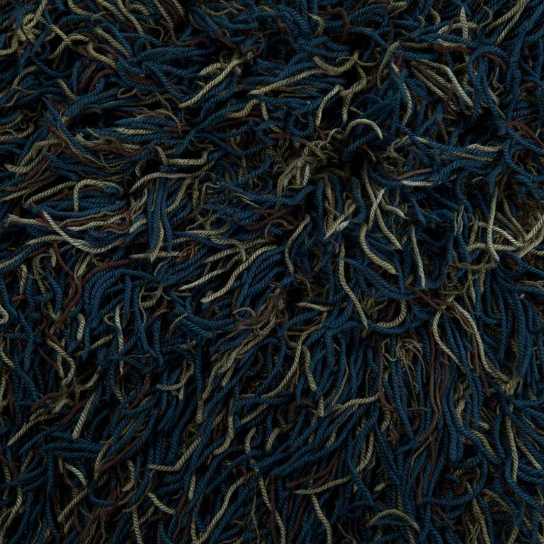 Lena Rewell-Gripenberg,  matto, "Peikko", Lena Rewell Textilstudio. Noin 200 x 150 cm.