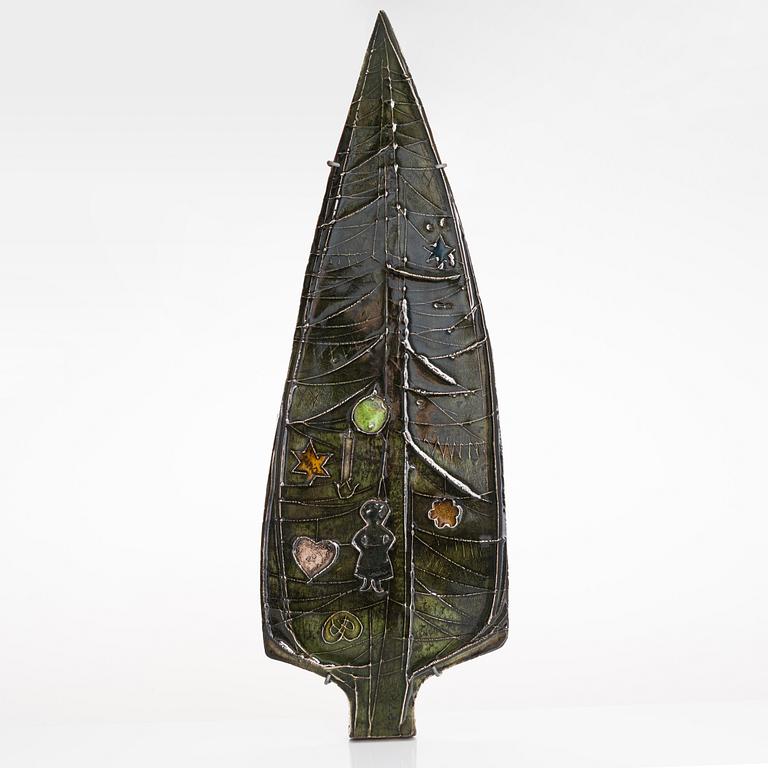 Rut Bryk, reliefi, kivitavaraa, signeerattu BRYK.