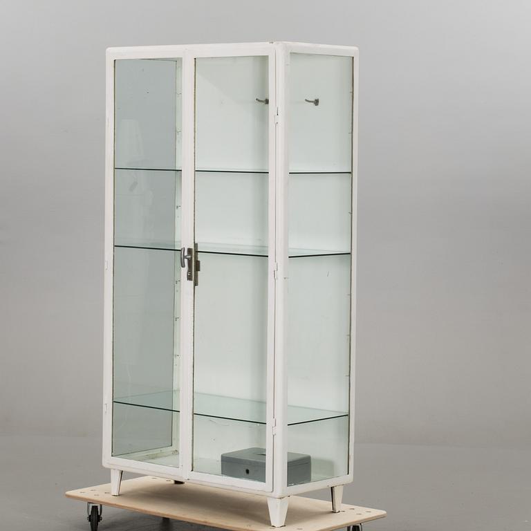 A MEDICAL CABINET FROM THE MIDDLE OF 20TH CENTURY.