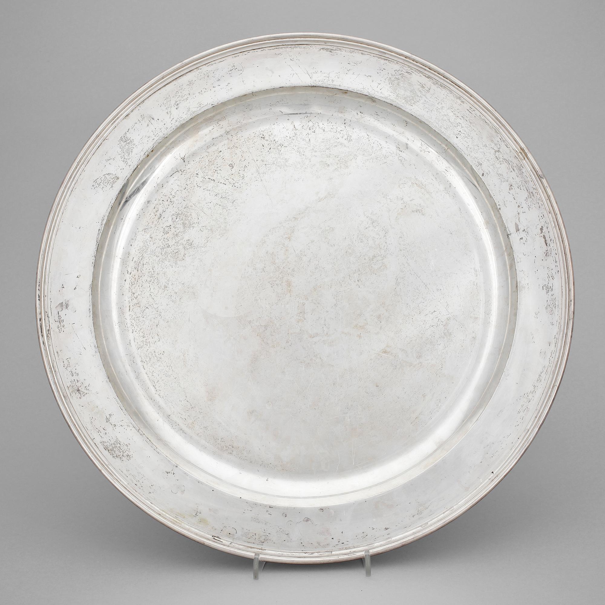 BRICKA, silver, Ivan Vonif Yestigneev, St Petersburg, Ryssland, 1880. Vikt ca1800g.