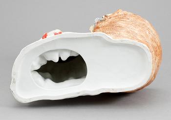 FIGURIN / YTTERFODER, keramik, 1900-tal.