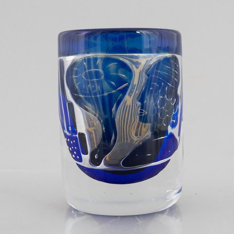 Edvin Öhrström, an Ariel glass vase, Orrefors 1975.