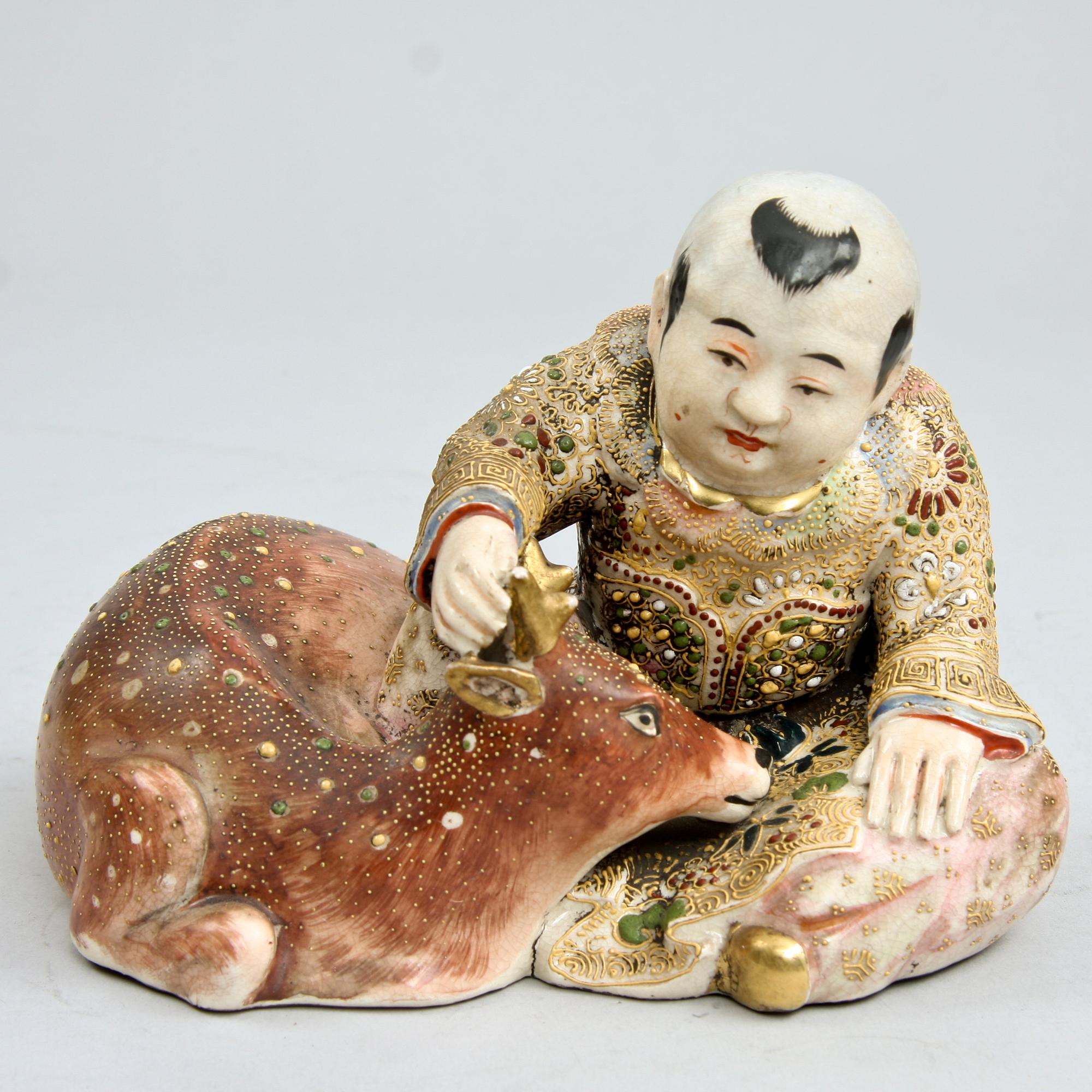 FIGURIN, porslin, Satsuma, Japan tidigt 1900-tal.