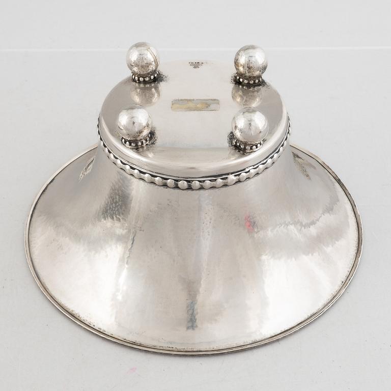 A silver bowl and dish, K Anderson Stockholm 1917.