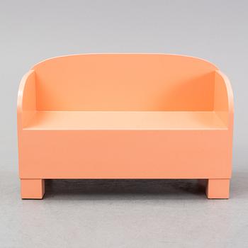 Marie-Louise Ekman, a bench/sofa, executed for the Marie-Louise Ekman exhibition at Moderna Museet, Stockholm 2017.