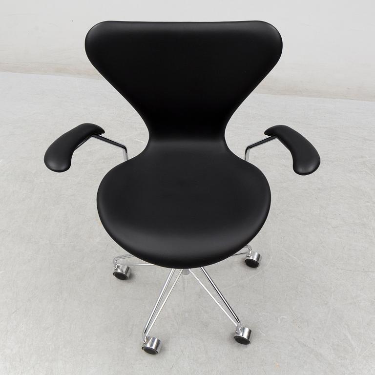 ARNE JACOBSEN, a 'Series Seven' leather covered desk chair, Republic of Fritz Hansen, Denmark, 2017.