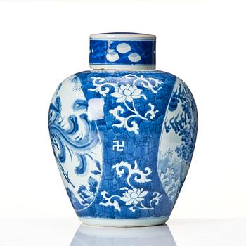 A blue and white Transitional jar, 17th Century.