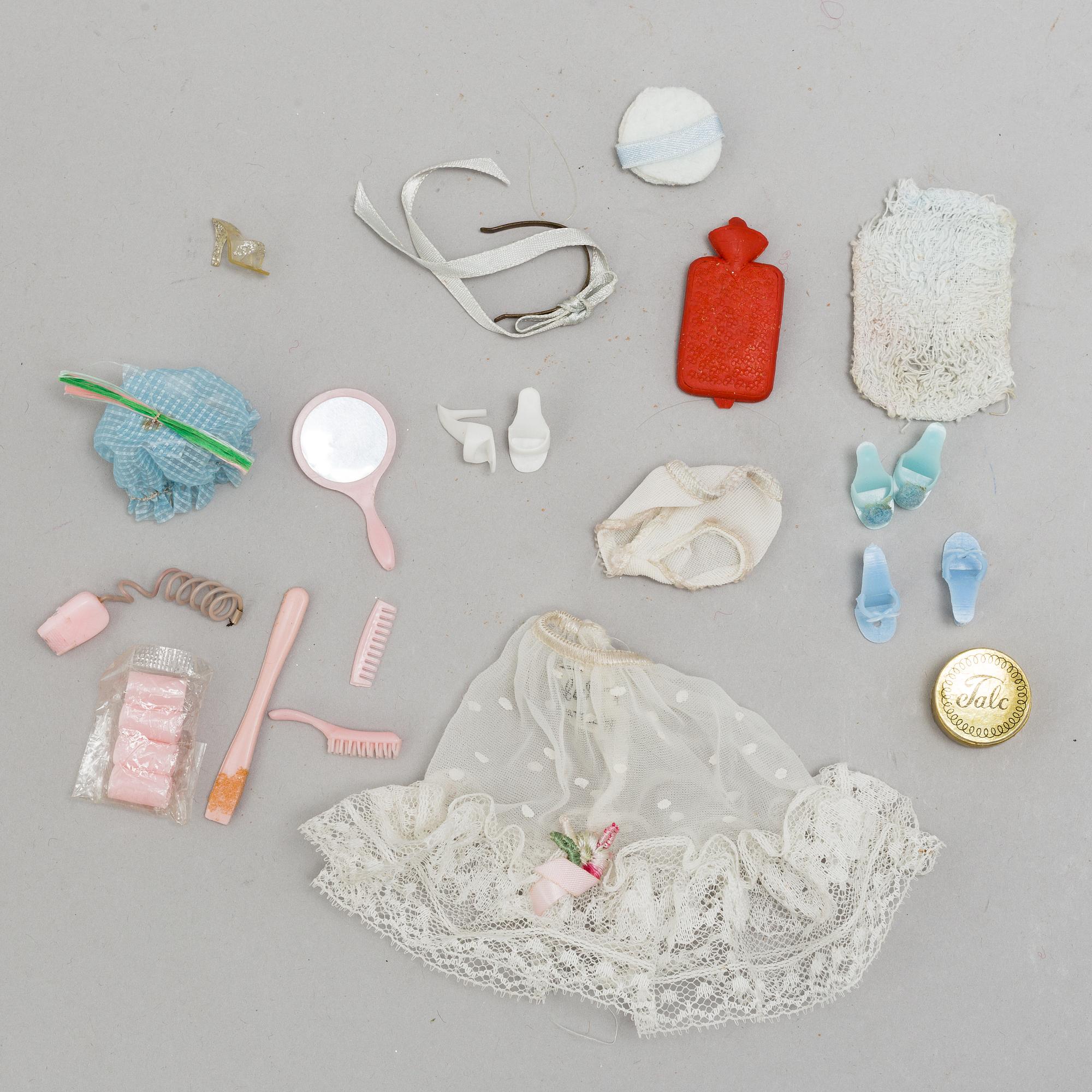 Four 1960's Barbiedolls with accessories, Mattel.
