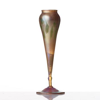 Louis Comfort Tiffany, a Favrile glass vase, U.S.A, 1909.