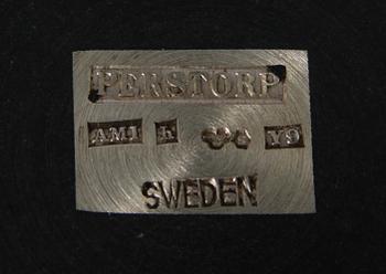 FLASKUNDERLÄGG, 6 st samt FAT MED UNDERLÄGG, isolit och silver, Perstorp.