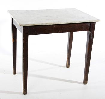 STOLAR, 6 st samt BORD. Stockholms Bryggeri AB.