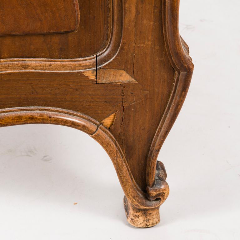 A pair of early 20th Century art nouveau style beds.