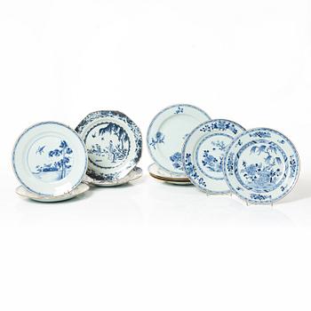 A set of ten Chinese export porcelain plates, Qing dynasty, Qianlong (1736-95).