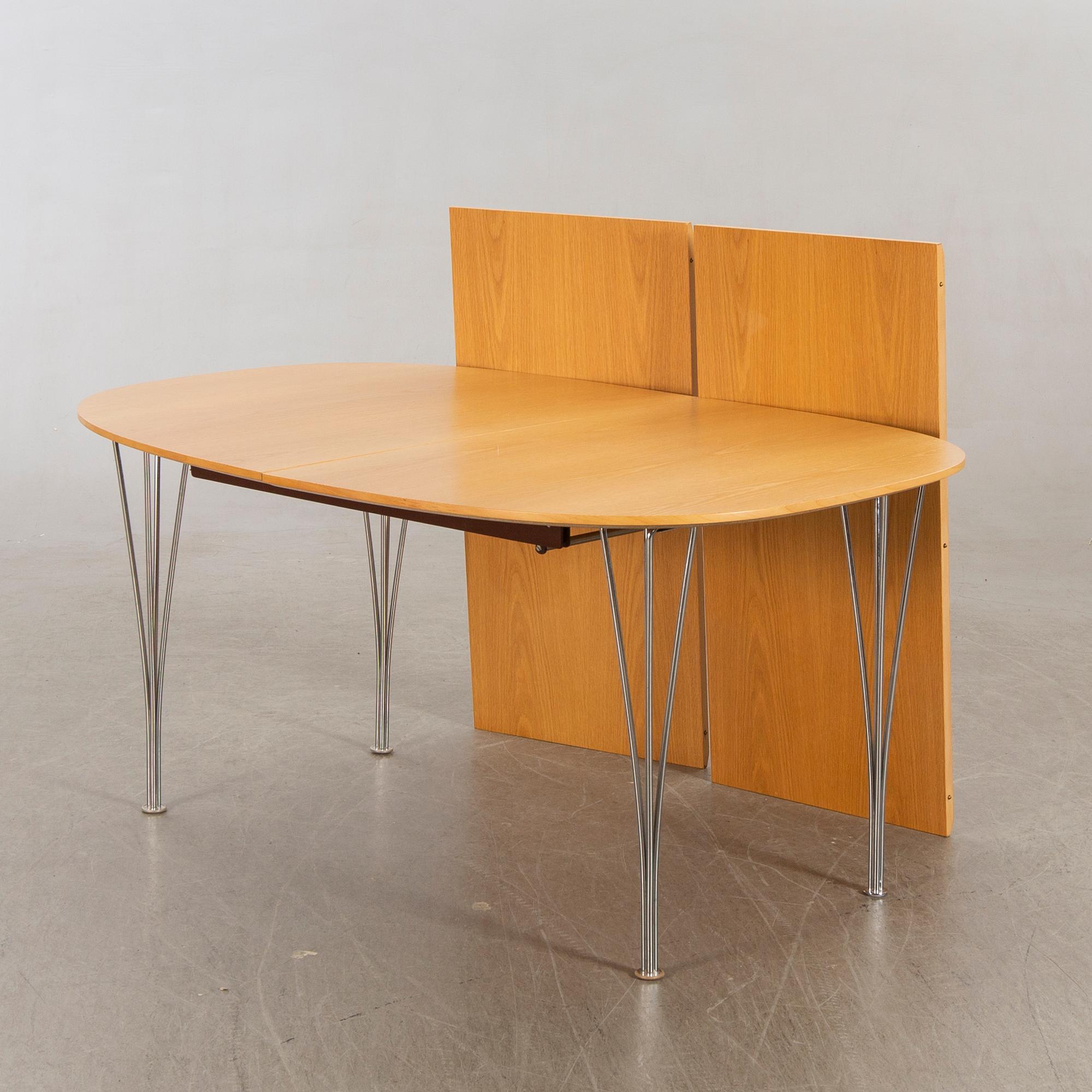 Piet Hein & Bruno Mathsson table, "Superellips", Bruno Mathsson International, second half of the 20th century.