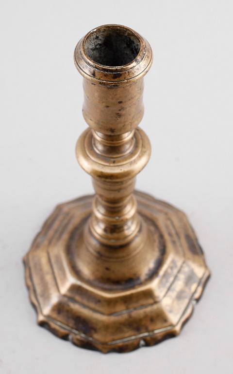LJUSSTAKE, brons, 1700-talets början.