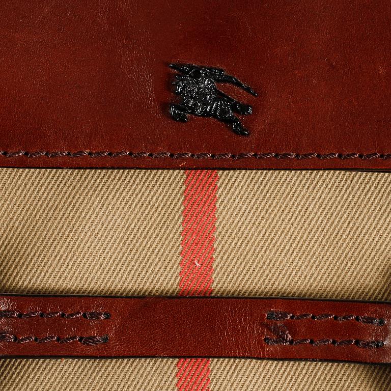 VÄSKA, Burberry.