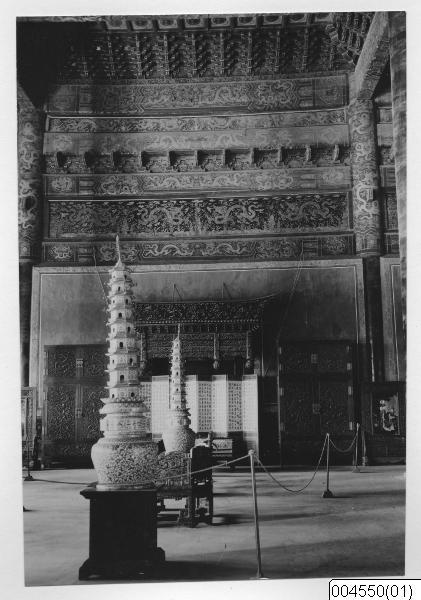 A large Imperial Hongmu compound cabinet, Qingdynasty, 19th century.