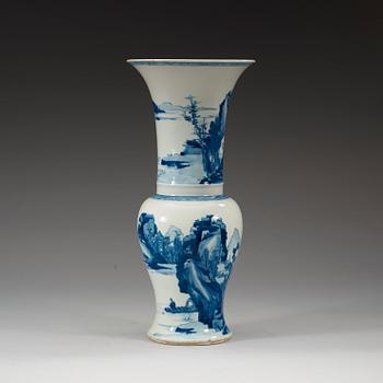 A blue and white vase, Qing dynasty, Kangxi (1662-1722).