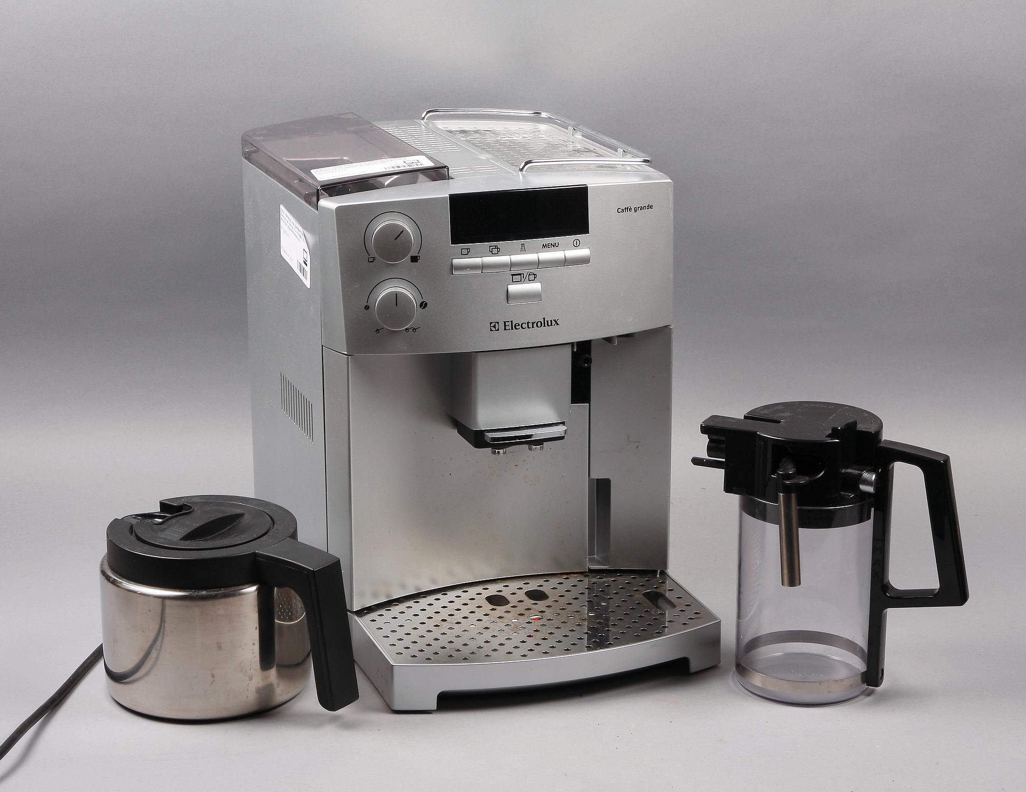 ESPRESSO OCH KAFFEBRYGGARE. Electrolux. Säljs till förmån för World Childhood Foundation.