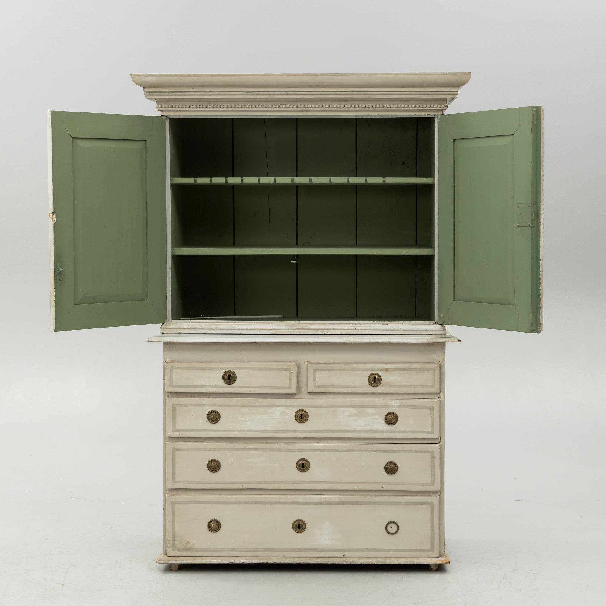 Skåp, Gustaviansk stil, omkring 1900.