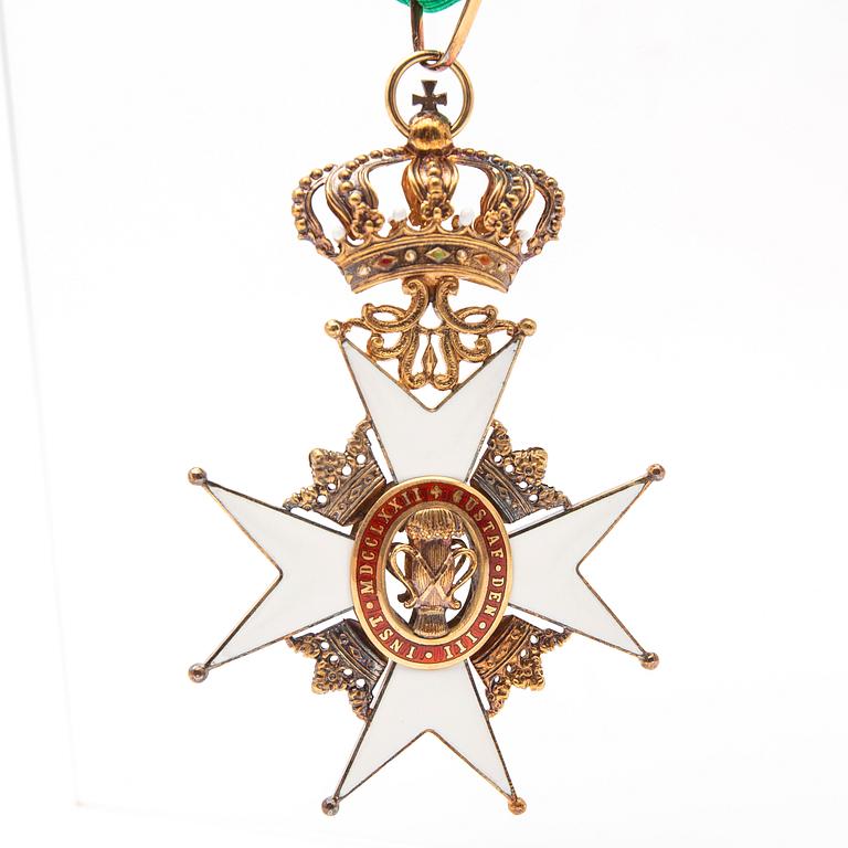 Sweden, knight's badge, gold 18k. CF Carlman, Stockholm, 1952.