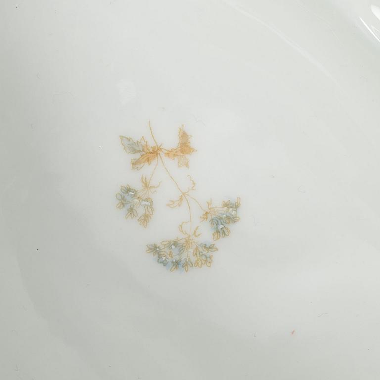 A 15 piece ‘birds’ porcelain dinner service, around 1900.