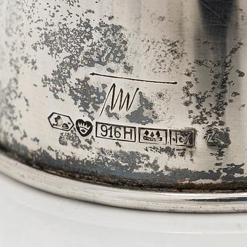 Tapio Wirkkala, kynttilänjalka, hopeaa, TW 189, Kultakeskus 1962.