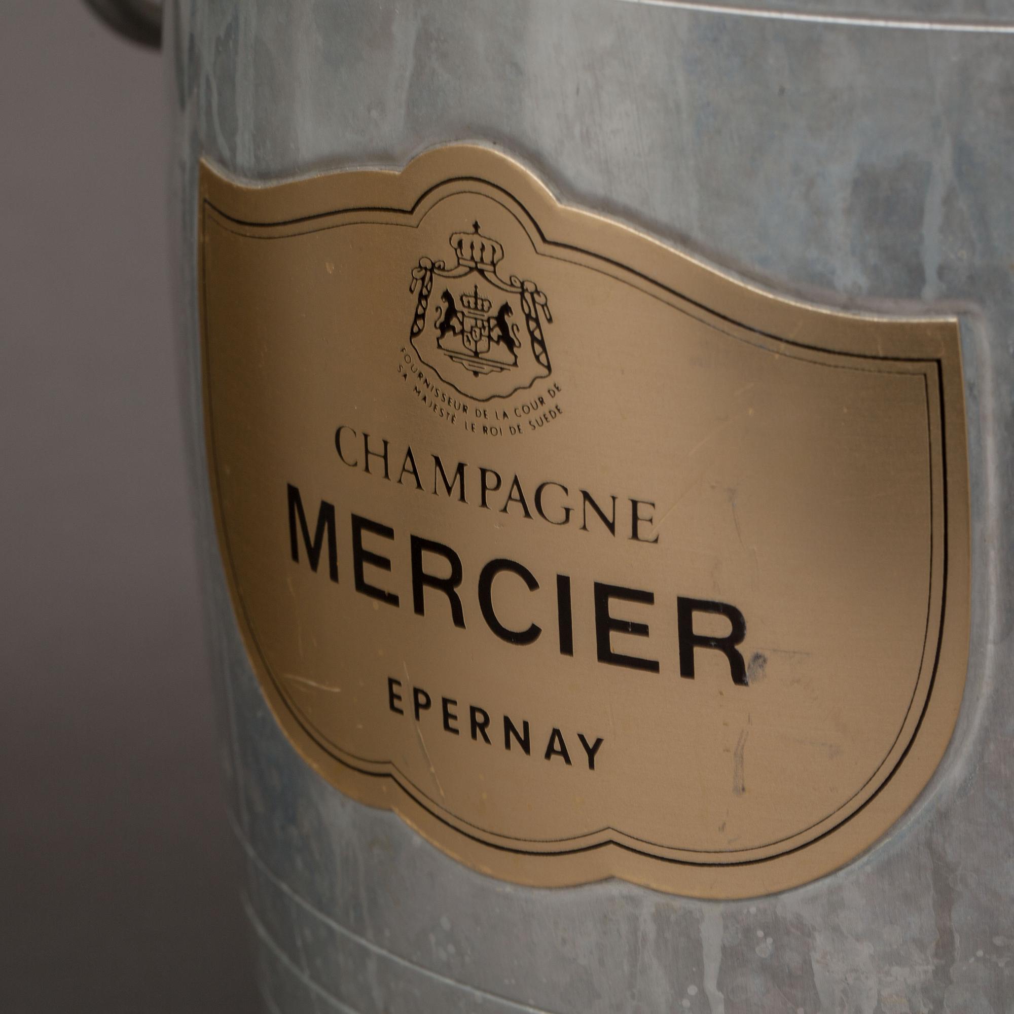 CHAMPAGNEKYLARE, 3 st, vitmetall.