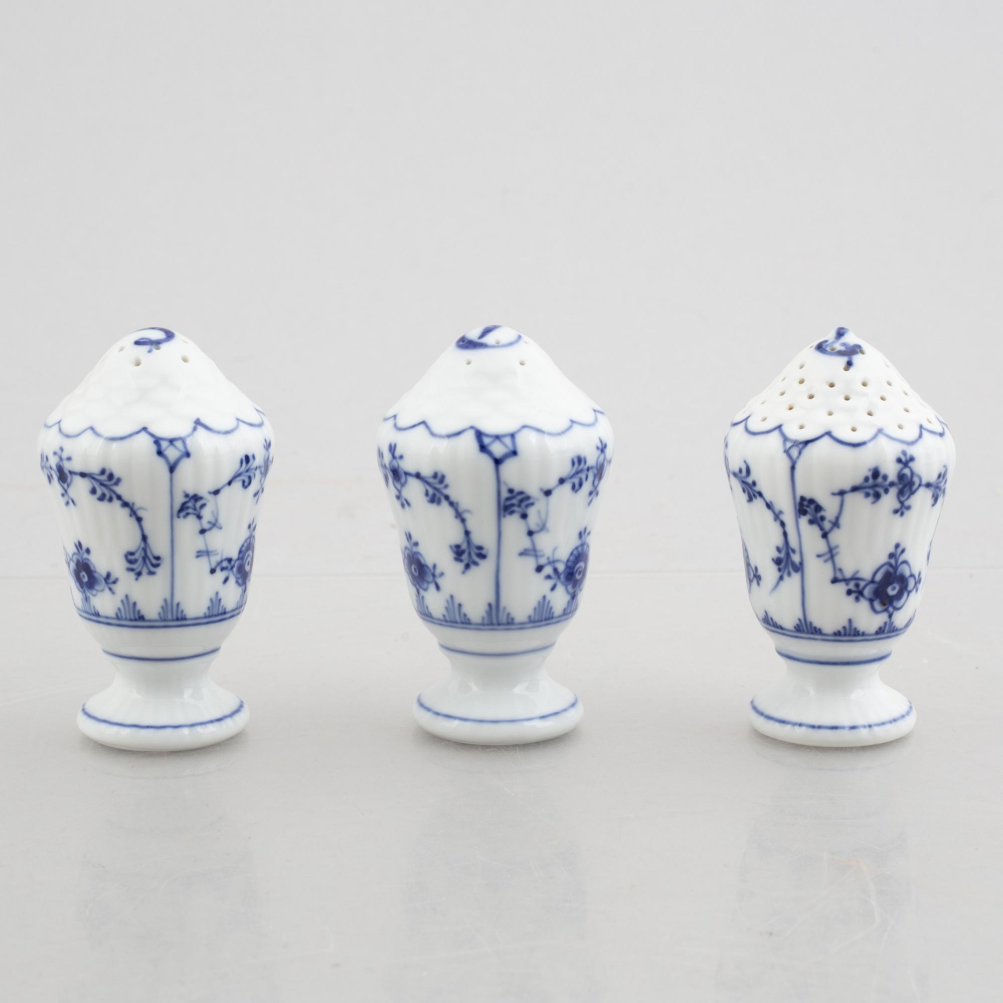 Three salt and pepper shakers, a sauce boat and a sauce tureen, "Blue Fluted"/"Musselmalet", Royal Copenhagen.