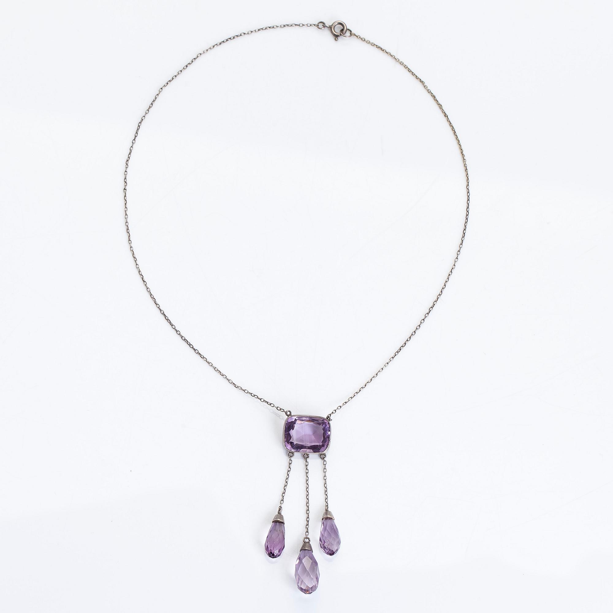 Halsband, silver och fasettslipade ametister.