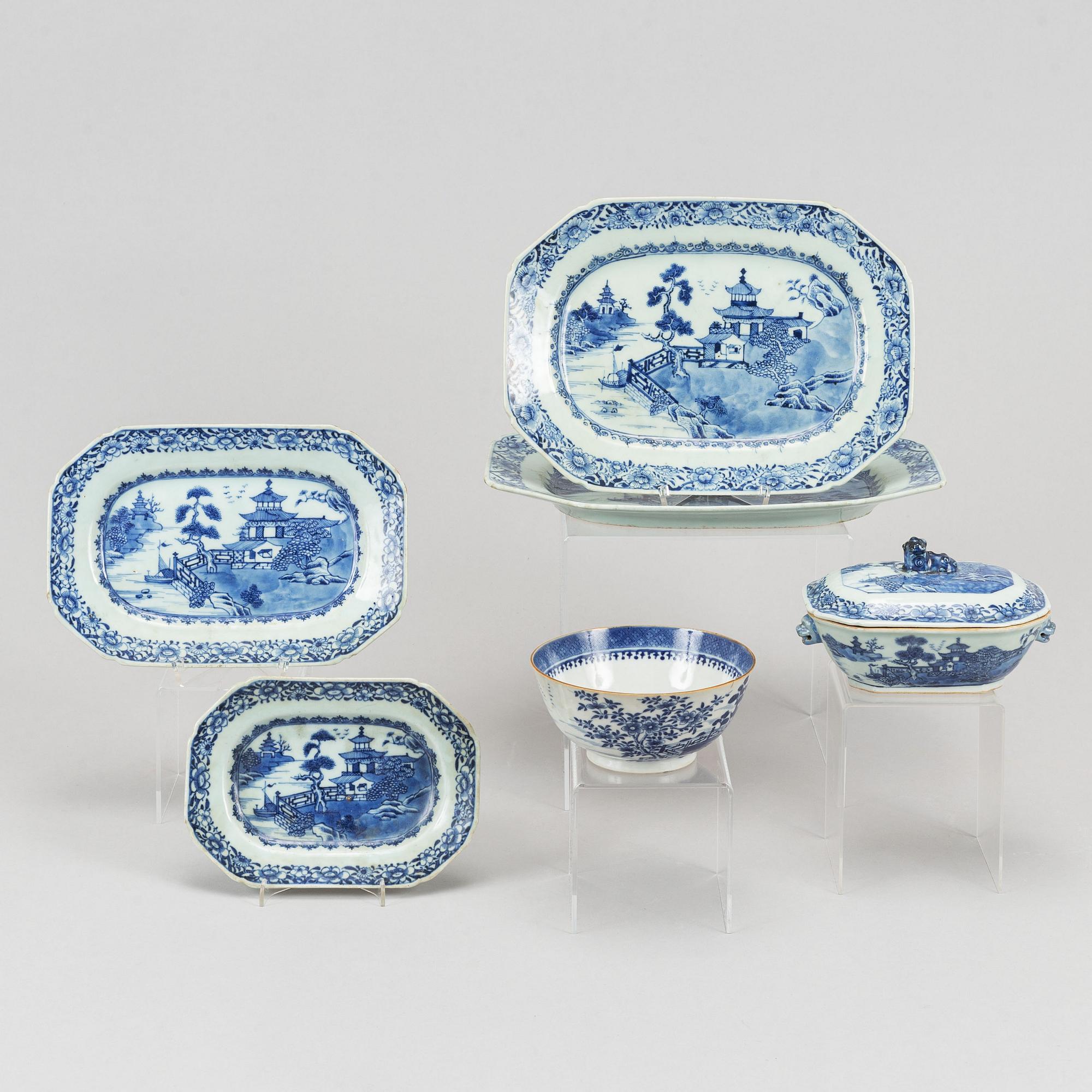 A part blue and white dinner service, Qing dynasty, Qianlong (1736-95).