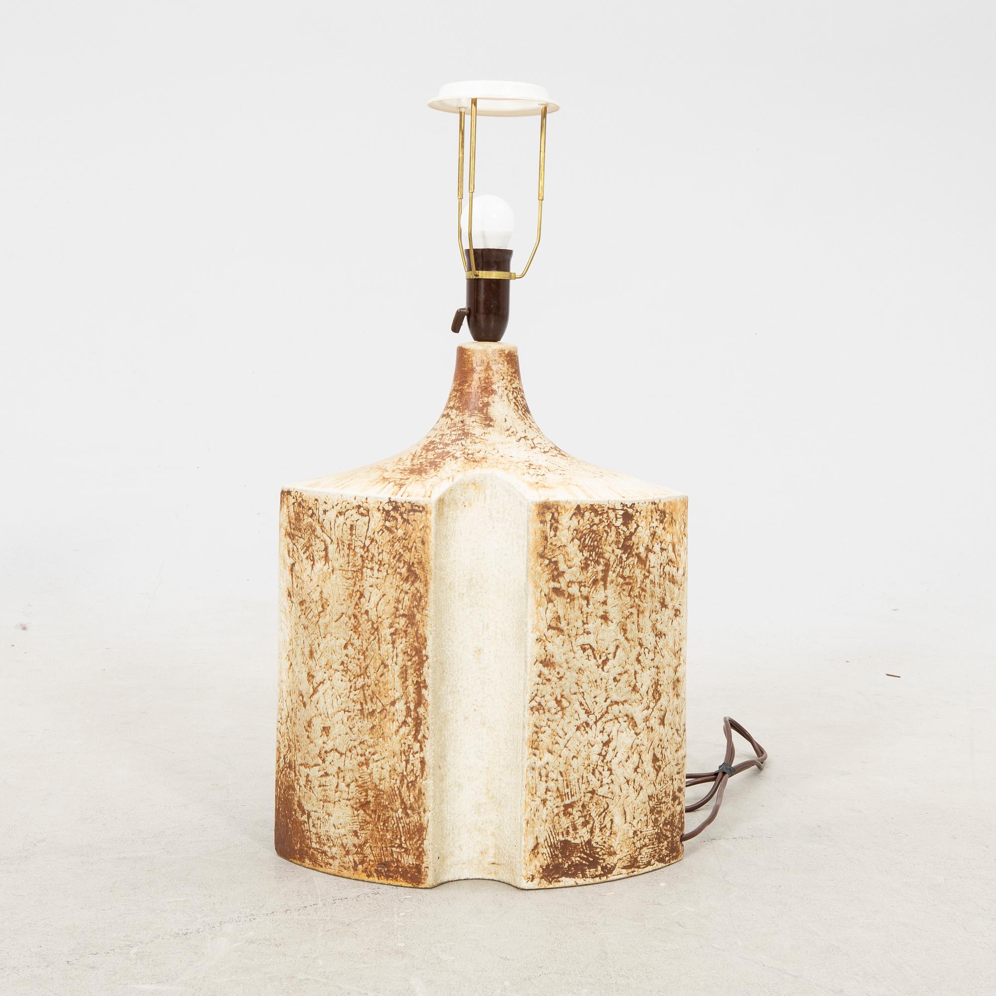 Haico Nitzsche, bordslampa, Søholm Stentøj, Bornholm 1900-talets andra hälft.