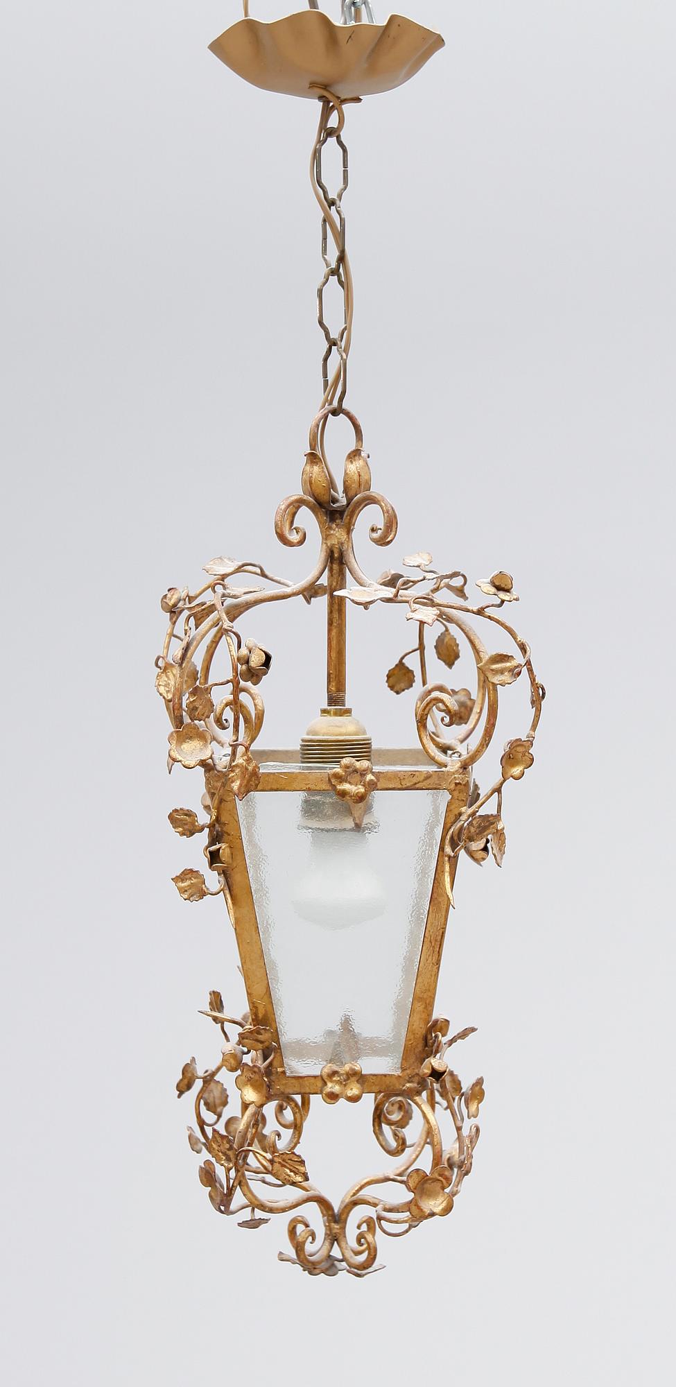 HALLYKTA, glas och förgylld metall, 1900-talets mitt. Höjd ca 46 cm.