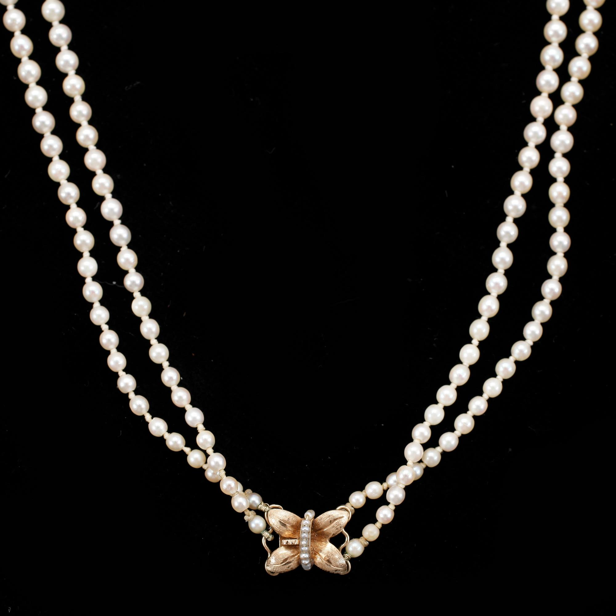 PÄRLCOLLIER, guldlås, 18K, otydliga svenska stämplar.