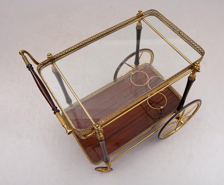 SERVERINGSVAGN, 1900-talets mitt.