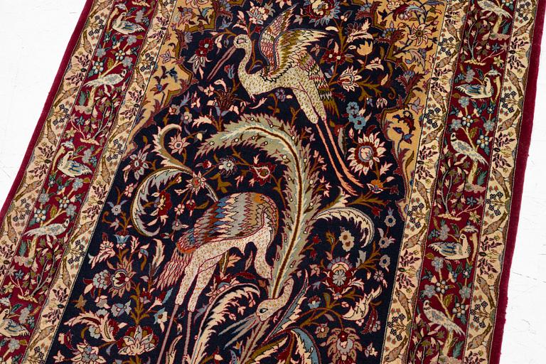 Matta, old Isfahan, part silk, signerad Bahadori, ca 167 x 105 cm.