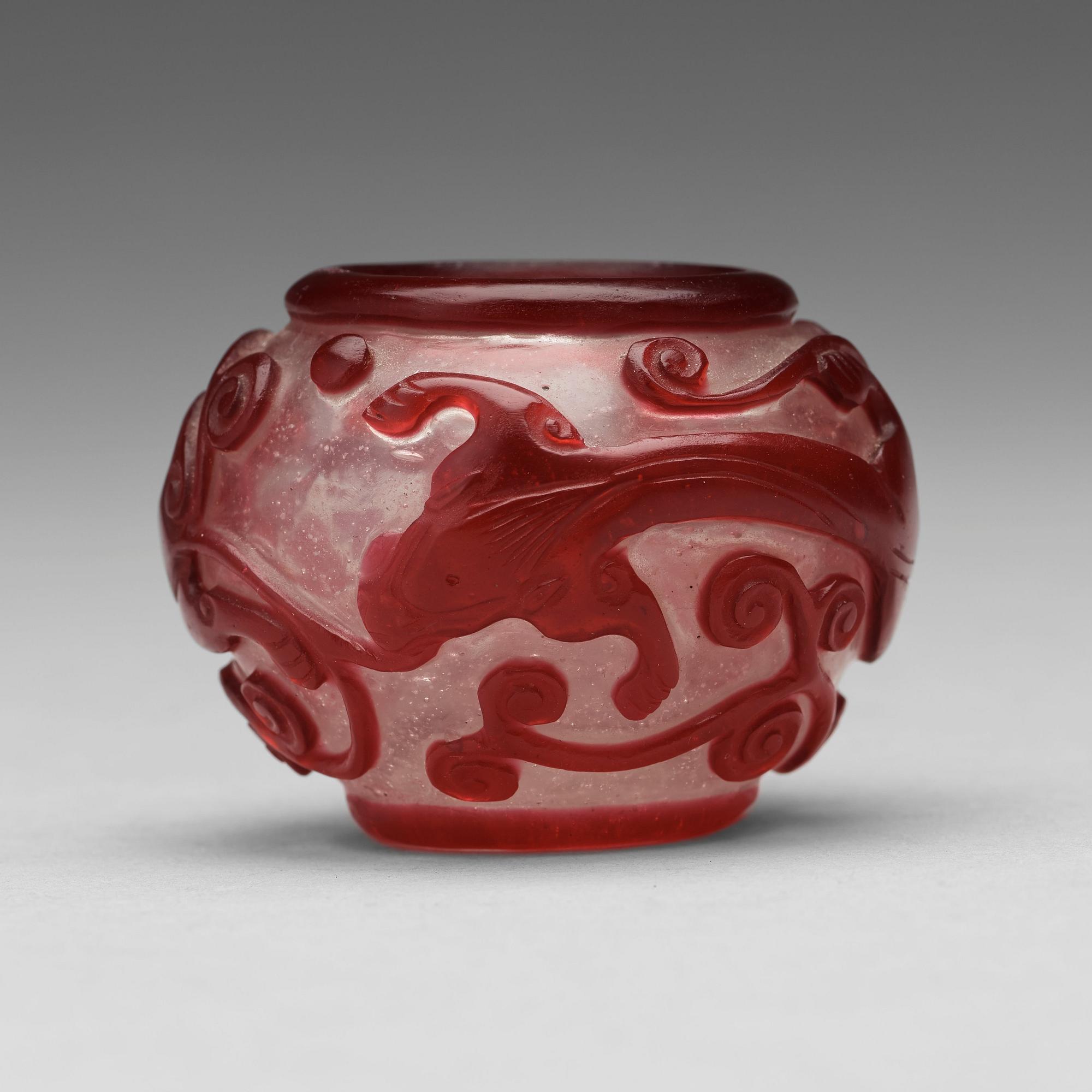 A peking glass brush-water pot, circa 1900.